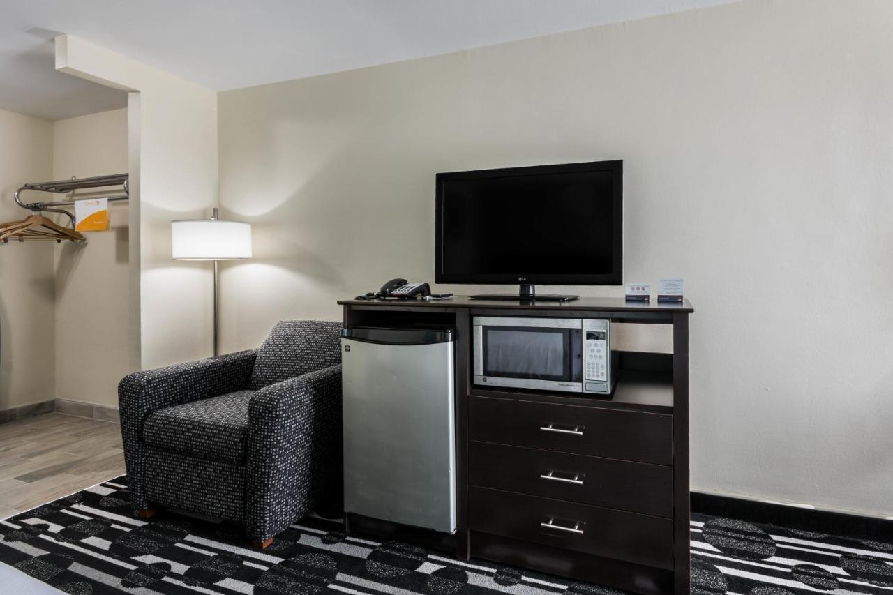 Days By Wyndham Bricktown Hotel 3*